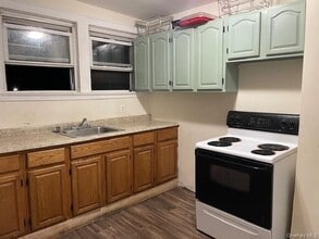 Building Photo - 488 Nassau Rd