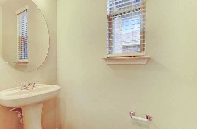 Building Photo - 3453 Pauling Loop