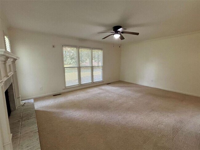 Building Photo - 4160 Creekwood Dr
