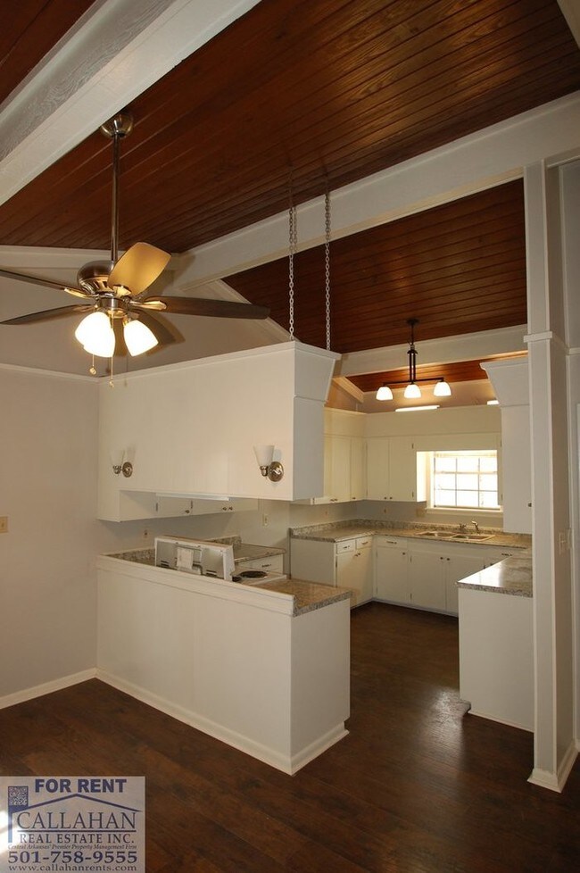 Building Photo - Benton 4 Bedroom Home Awesome Interior!!!