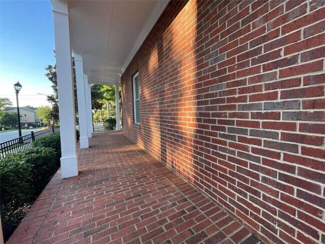 Building Photo - 793 Liberty Commons Dr