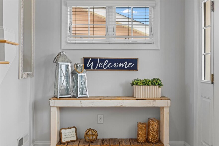 Building Photo - 212 Central Ave