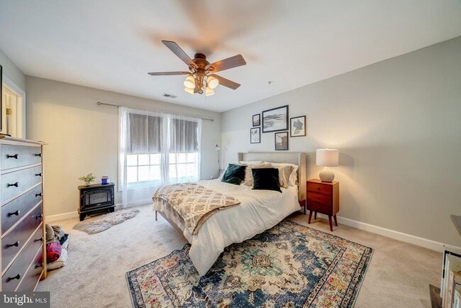 Building Photo - 921 Harrison Cir