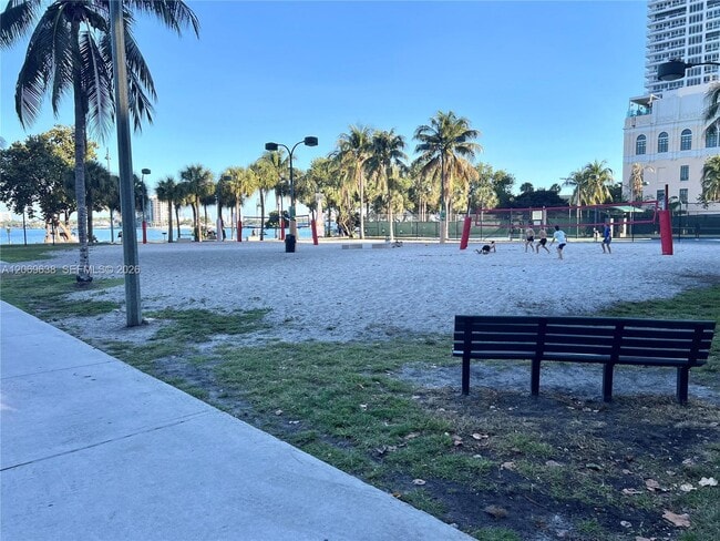 Building Photo - 1717 N Bayshore Dr