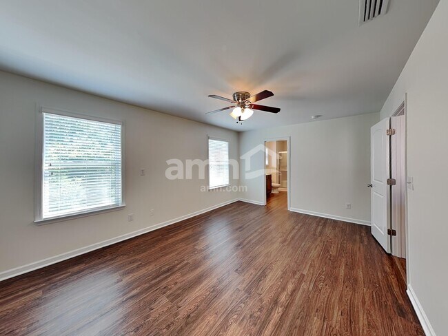 Building Photo - 3268 Saddlebrook Dr