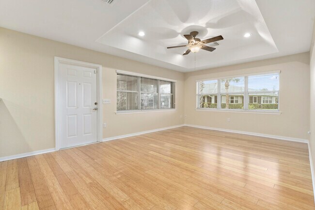 Building Photo - 1802 E Sanderling Ln