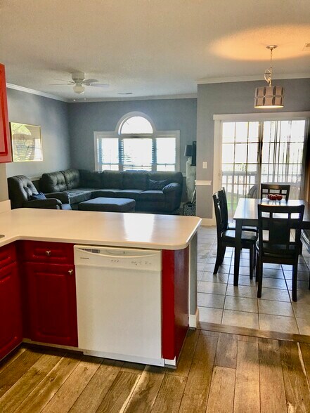 Building Photo - 4173 Hibiscus Dr