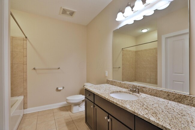 Building Photo - 960 Perry St