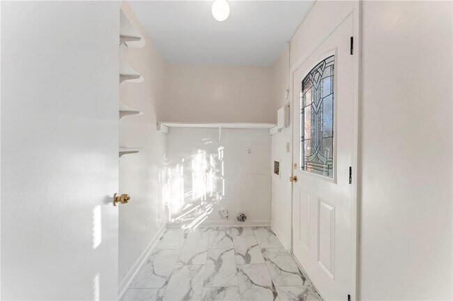 Building Photo - 320 Crossville Ct