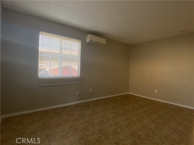 Building Photo - 1023 W 8th St