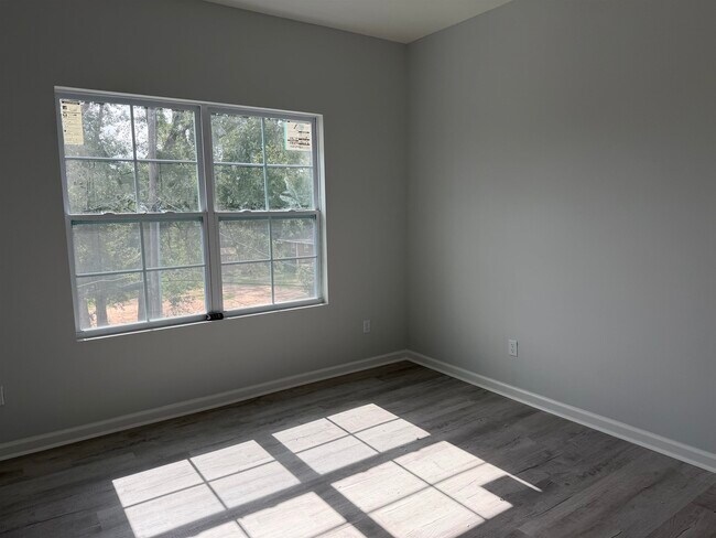 Building Photo - 2111 Owens St