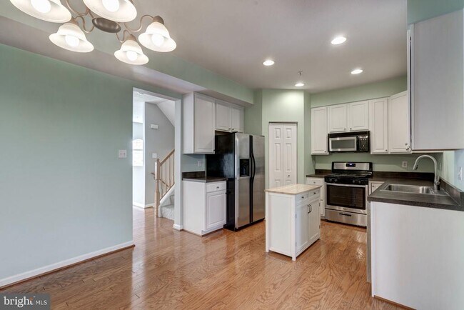 Building Photo - 1784 UPPER Ln