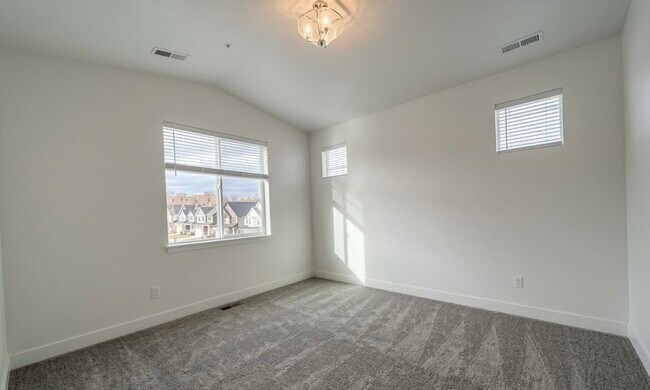 Building Photo - 1094 3980 W