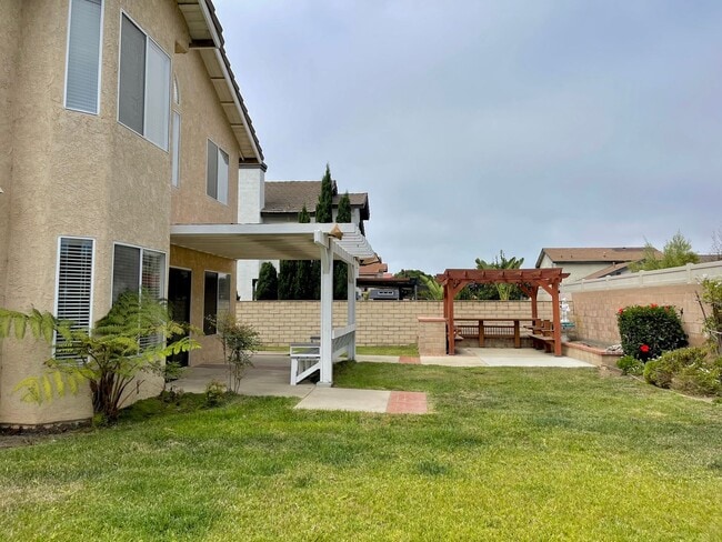 Building Photo - 1951 Devonshire Dr