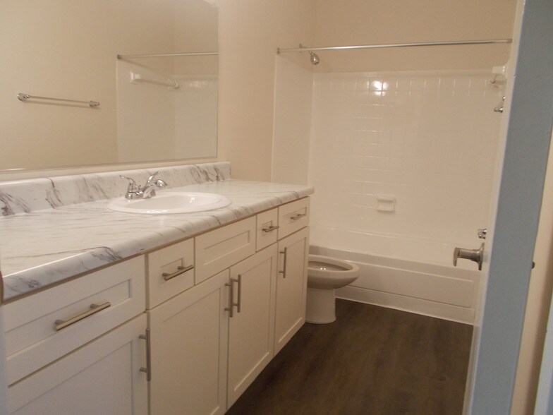 Brittany Bay Apartments 1201 Seminole Blvd Largo FL 33770 Apartment