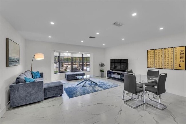 Building Photo - 616 3rd Key Dr