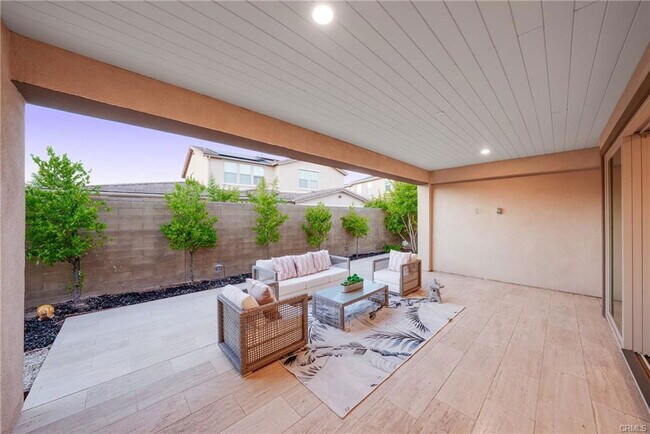 Building Photo - 111 Spoke