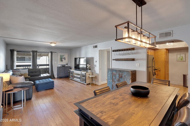 Building Photo - 3825 E Camelback Rd