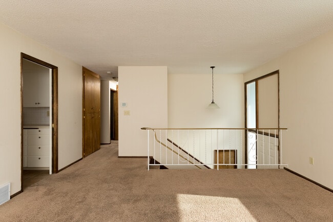 Building Photo - Modern Duplex for rent near Wandermere