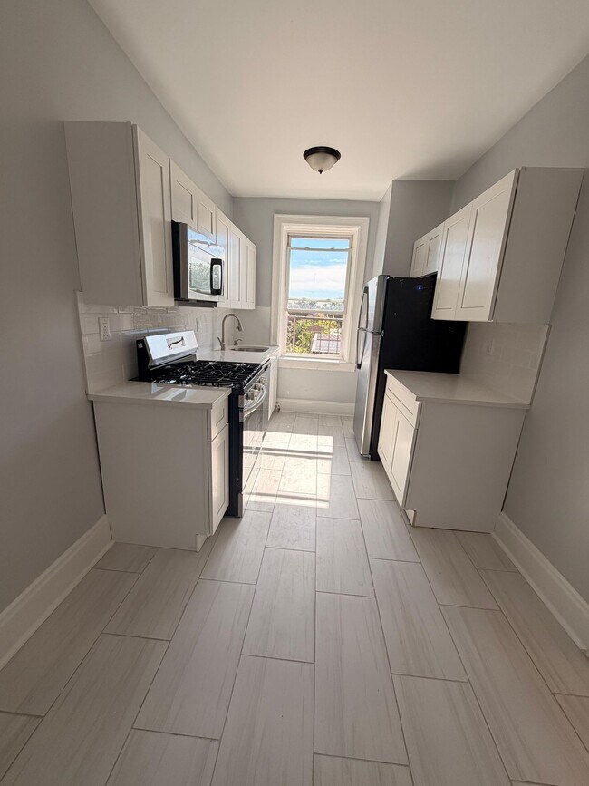 Building Photo - 2685 - Highland Arms Apartments
