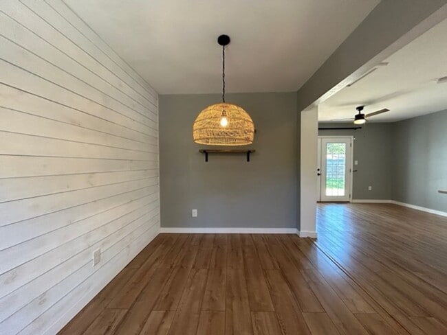 Building Photo - Beautiful Single-Family Home with Large Ya...