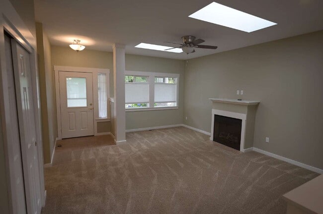 Building Photo - 2 bed 2 bath 2 car garage, in Sequim