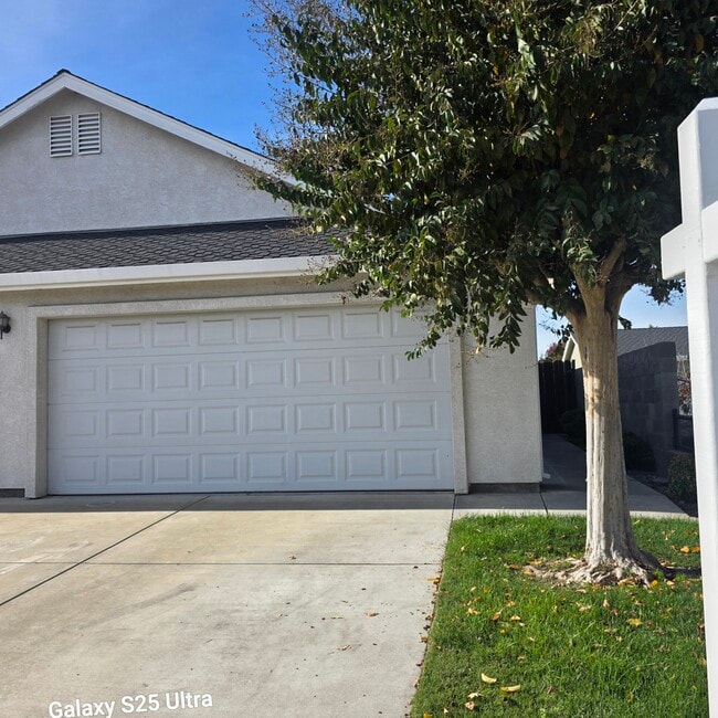 Building Photo - 421 N Walnut Ave