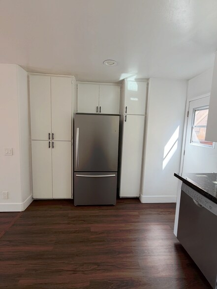 Building Photo - 265 La Veta Ave