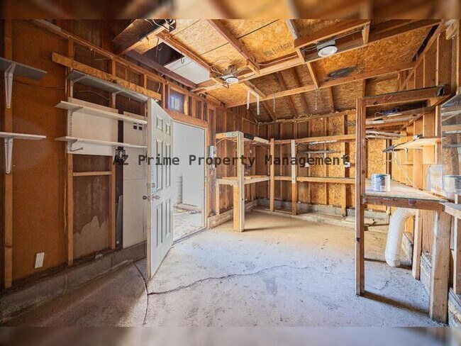 Building Photo - 2646 E Willetta St