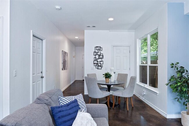 Building Photo - 3407 Banton Rd