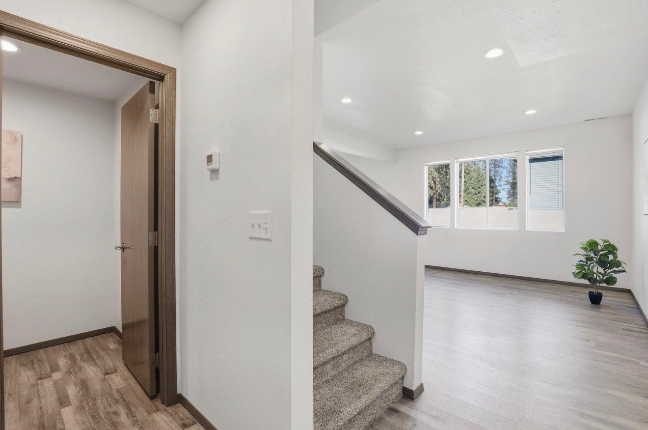 Building Photo - 7 E Chatham Ave