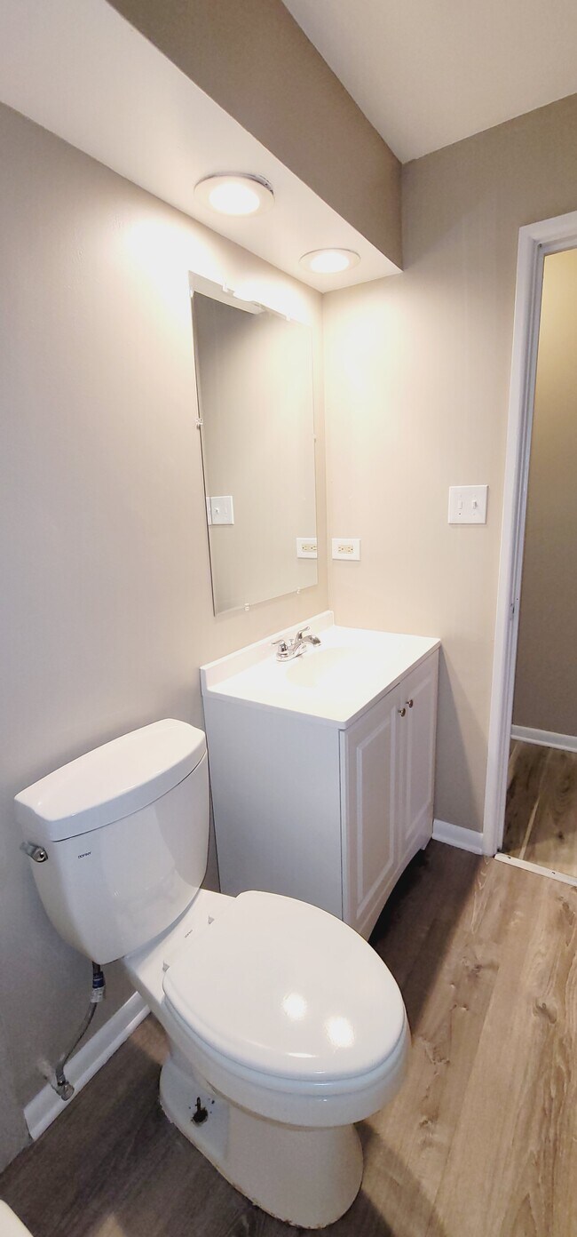 Building Photo - 10921-10923 S Keating Ave