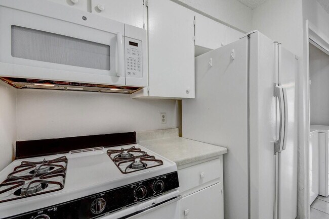 Building Photo - 4806 Russet Hill Dr