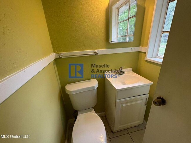 Building Photo - 3 bed/2 bath Home in 39212 Jackson!