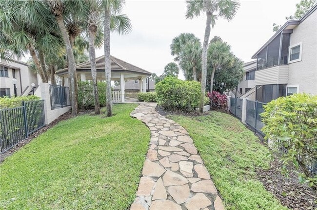 Building Photo - Beautiful Remodeled Winter Park 2/2 Condo for Rent in Front of Full Sail.