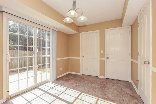 Building Photo - 1321 E Nir Shreibman