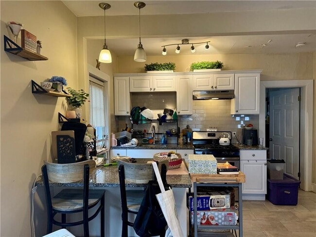 Building Photo - 157 Smith St