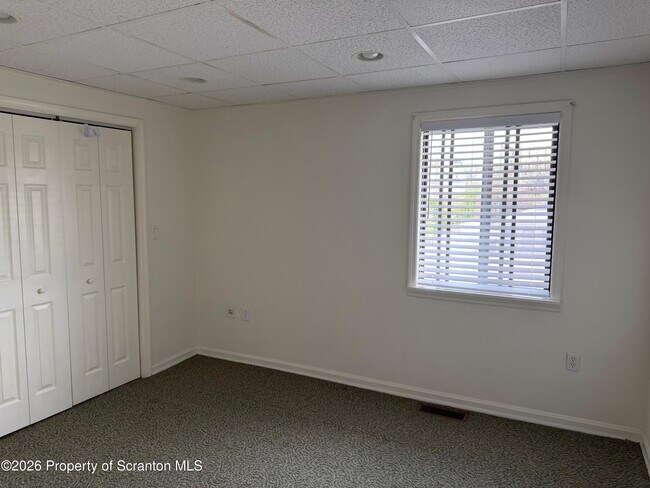 Building Photo - 442 Larch St