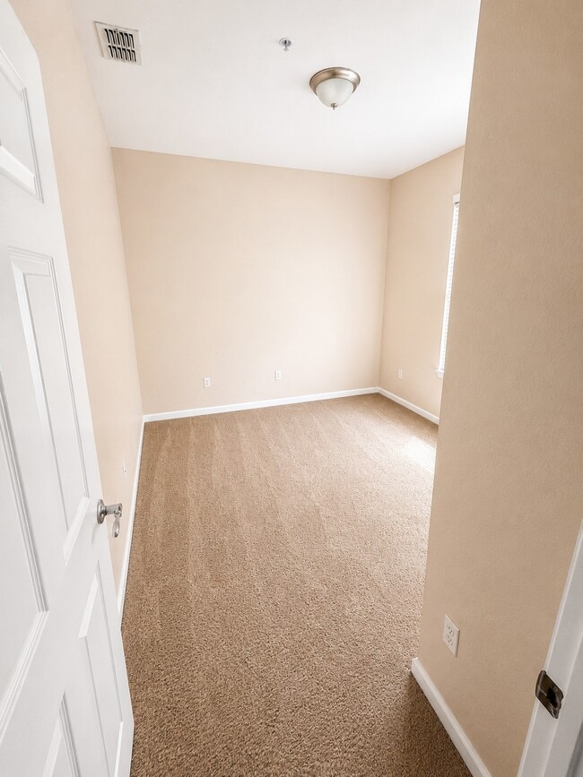 Building Photo - 3338 Robert Trent Jones Dr