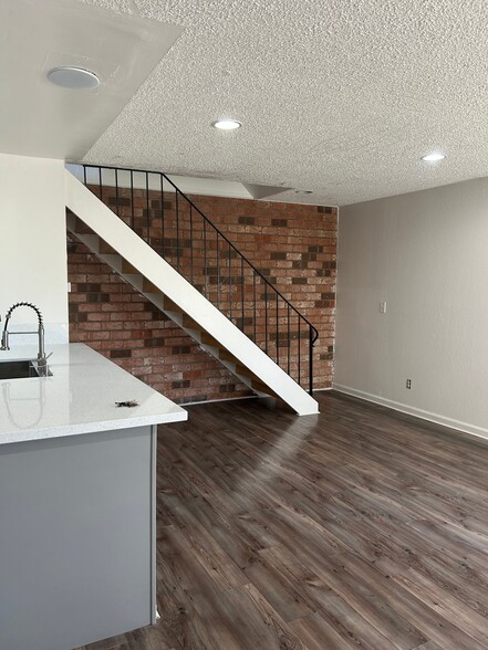Building Photo - 2241 Partridge Way