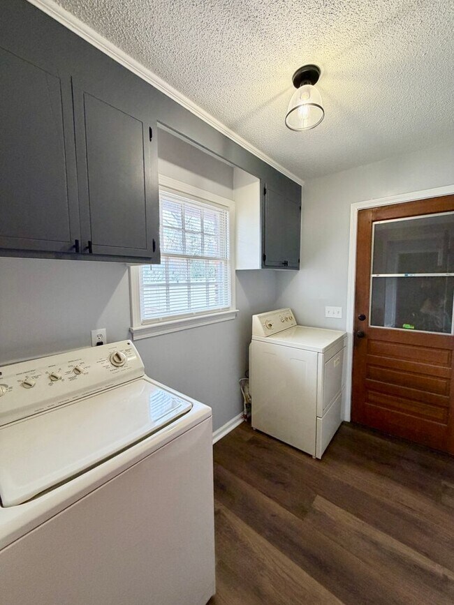 Building Photo - Irmo