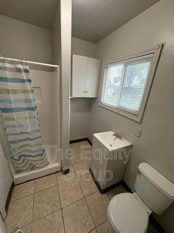 Building Photo - 311 E Grove Ave