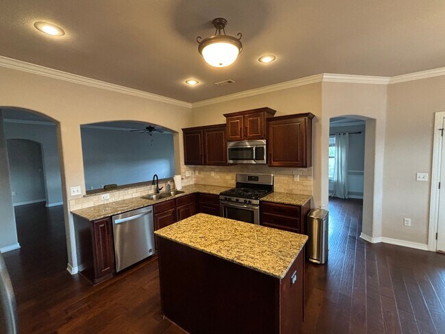 Building Photo - Available Now! Beautiful 3-Bedroom, 2-Bath...