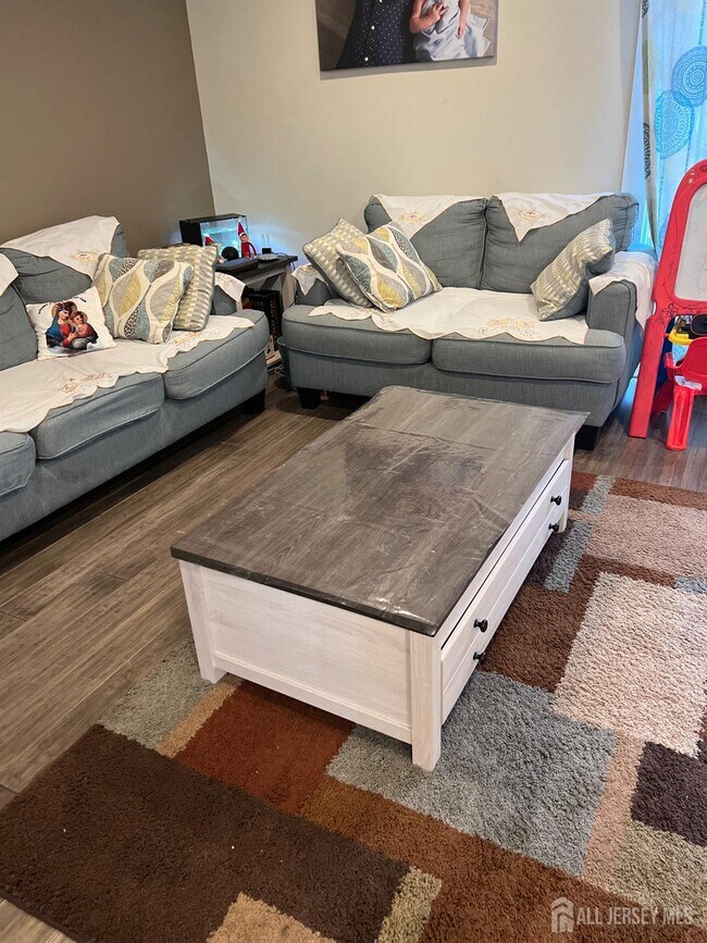 Building Photo - 42 Townsend Dr