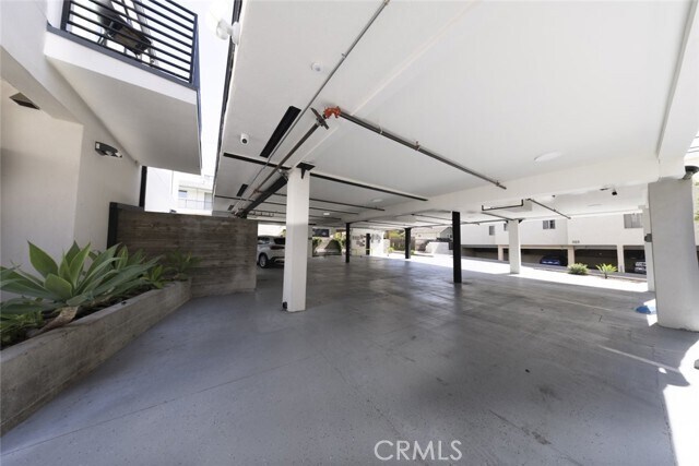 Building Photo - 534 E San Jose Ave