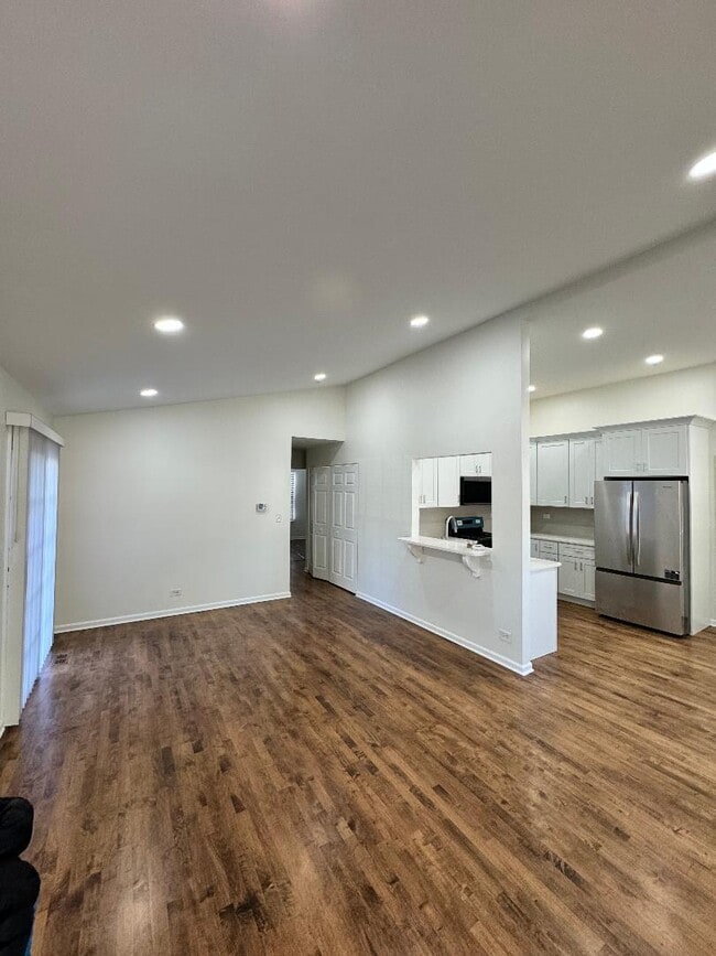 Primary Photo - 1944 Navarone Dr