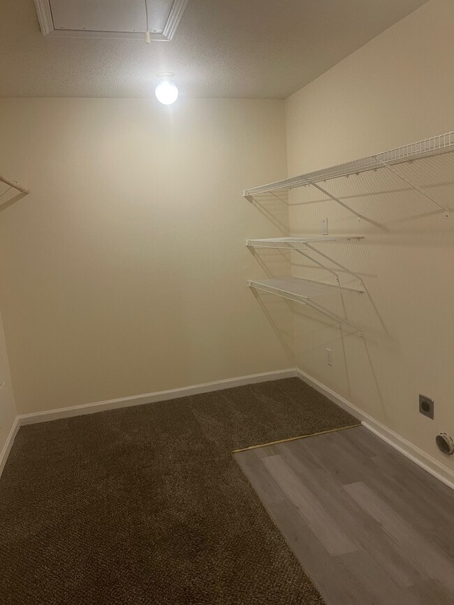 Building Photo - 1785 Summerwoods Ln