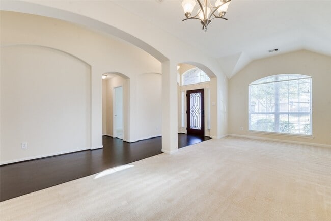 Building Photo - 2706 Night Song Dr