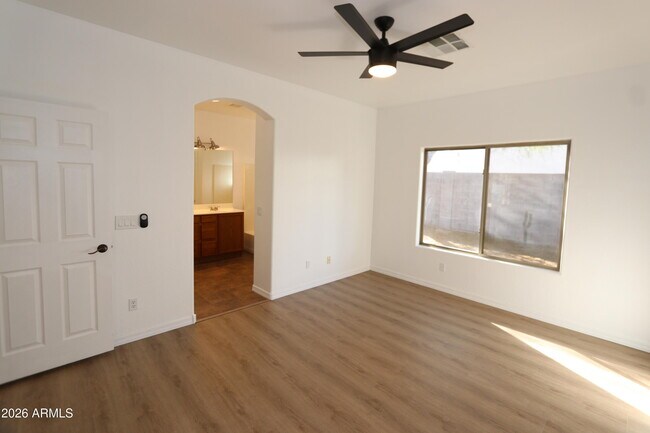 Building Photo - 7808 S 5th Ave