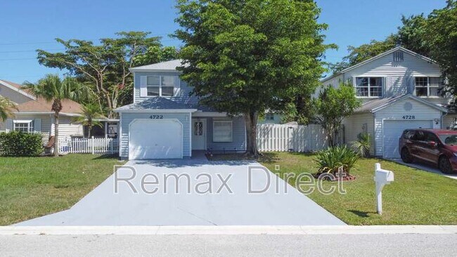 Primary Photo - 4722 Lakeside Cir